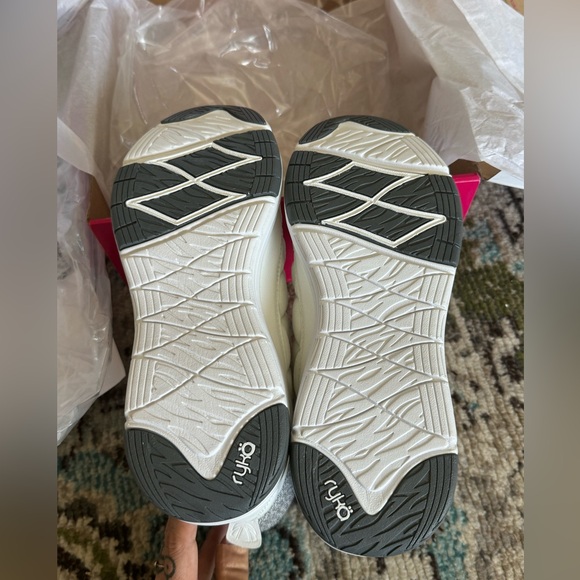 Ryka Aurora Quilted Snow
Boots - Picture 6 of 9